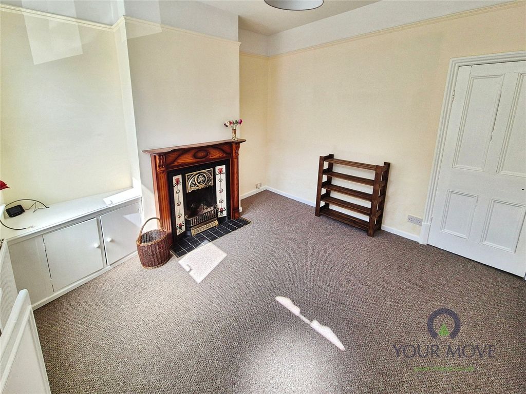 Property photo 2 of 10 Lounge