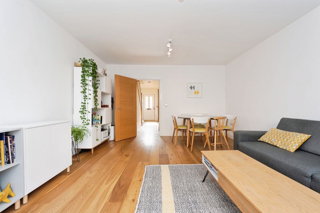 Property photo 2 of 19 Reception