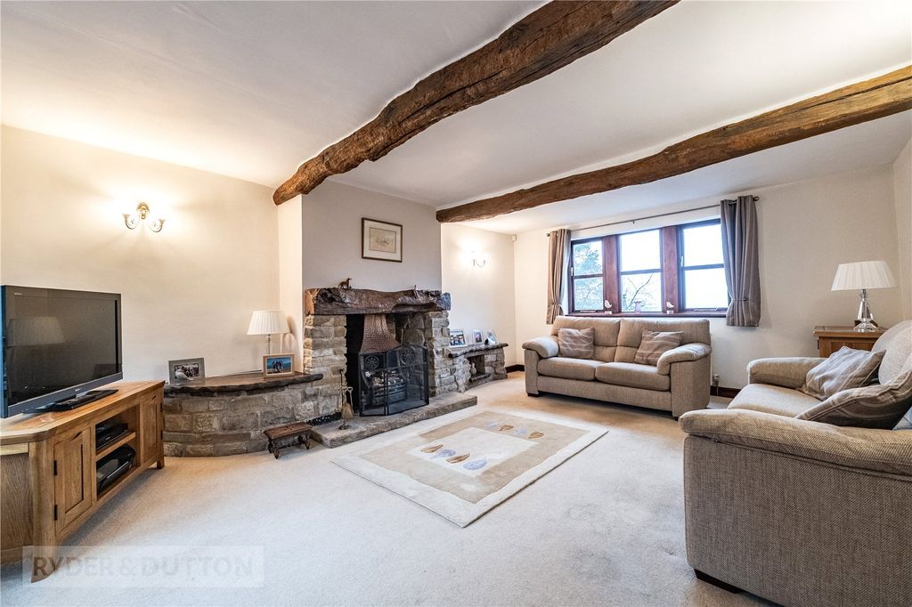 Property photo 3 of 32 Living Room