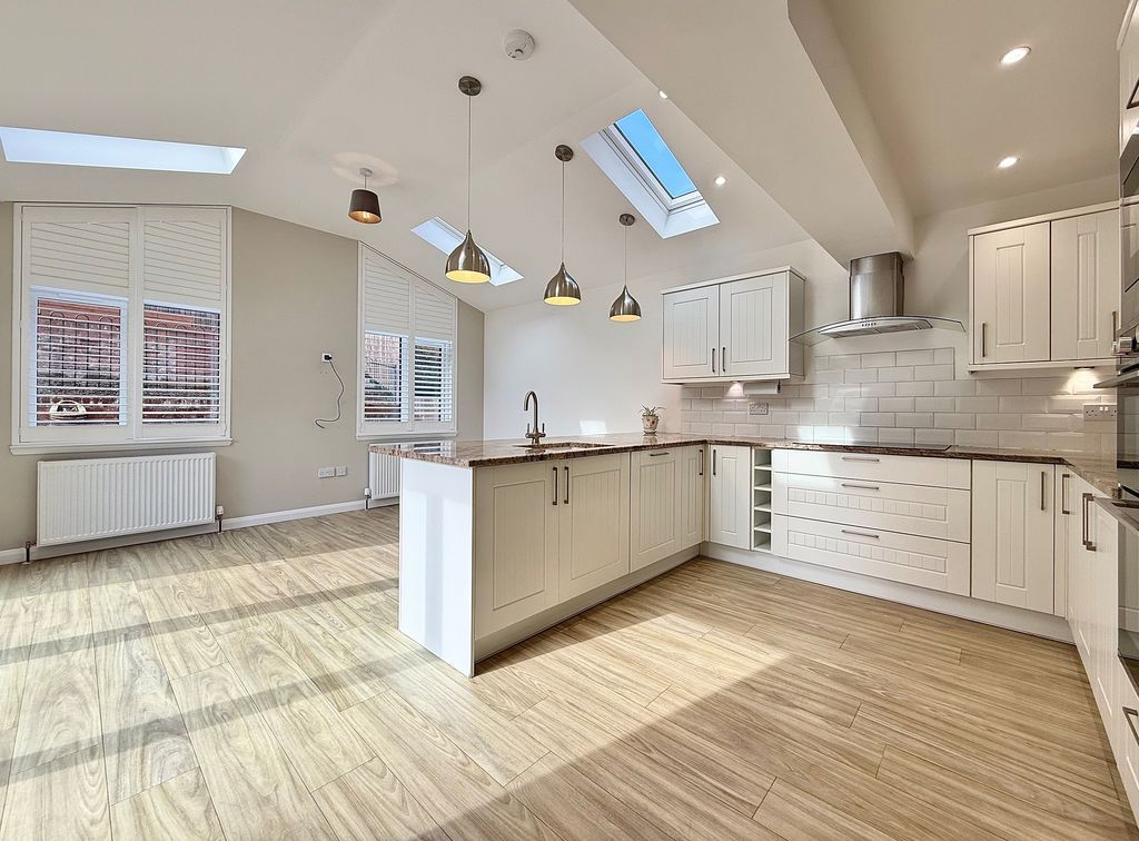 Property photo 2 of 22 Photo 1