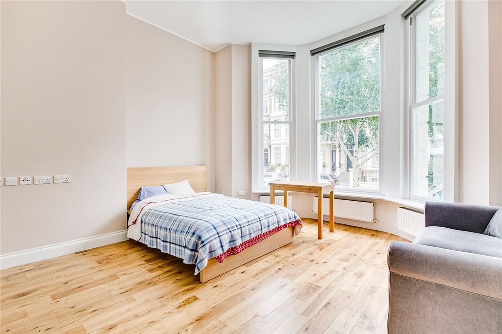 Property photo 2 of 5
