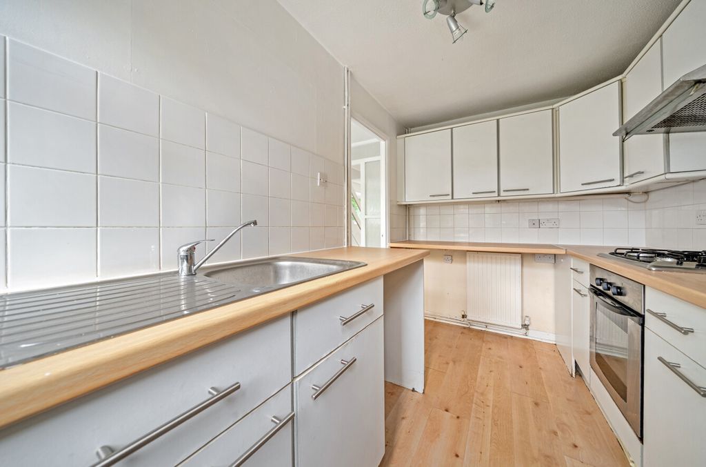 Property photo 2 of 24 Kitchen