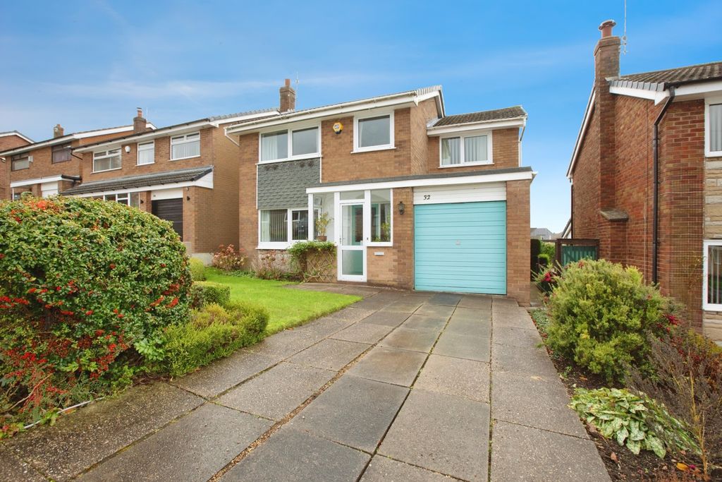 Property photo 1 of 17 External