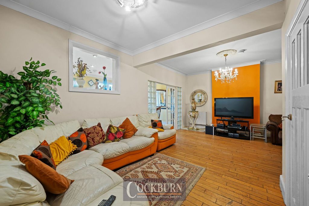 Property photo 2 of 21