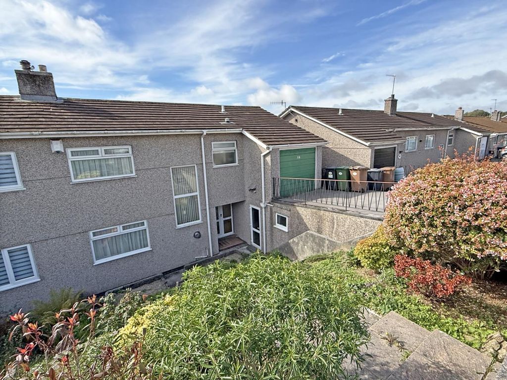 Property photo 1 of 26 Bearsdown Road 39 - Front.Jpg