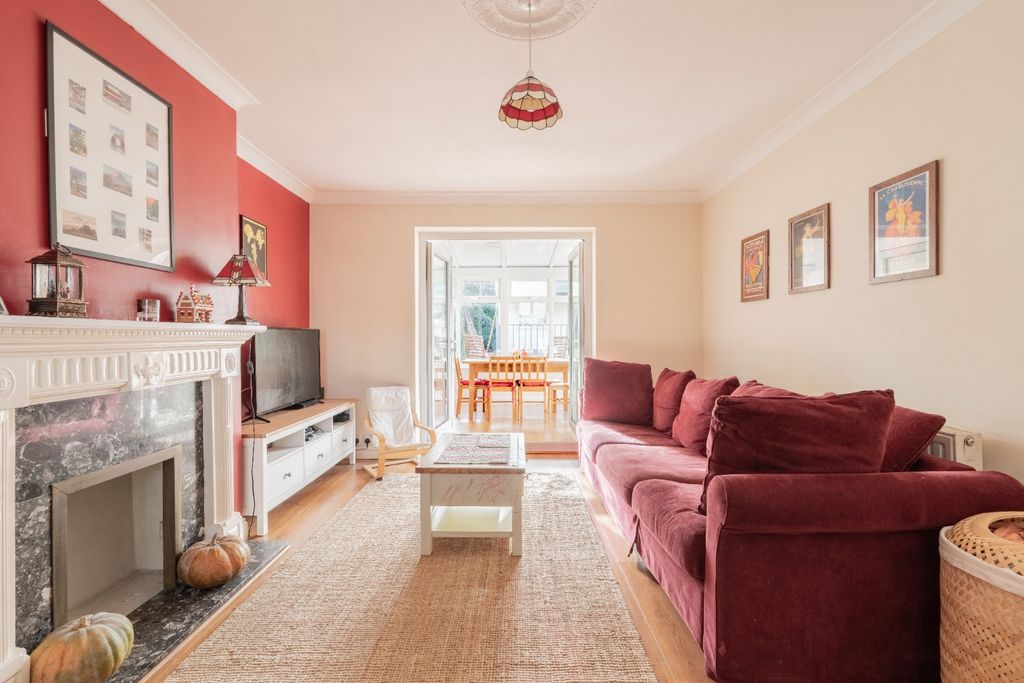 Property photo 3 of 16 3852063