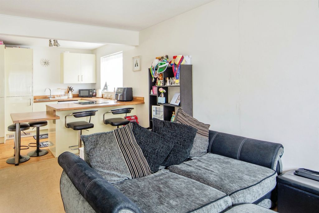 Property photo 3 of 11