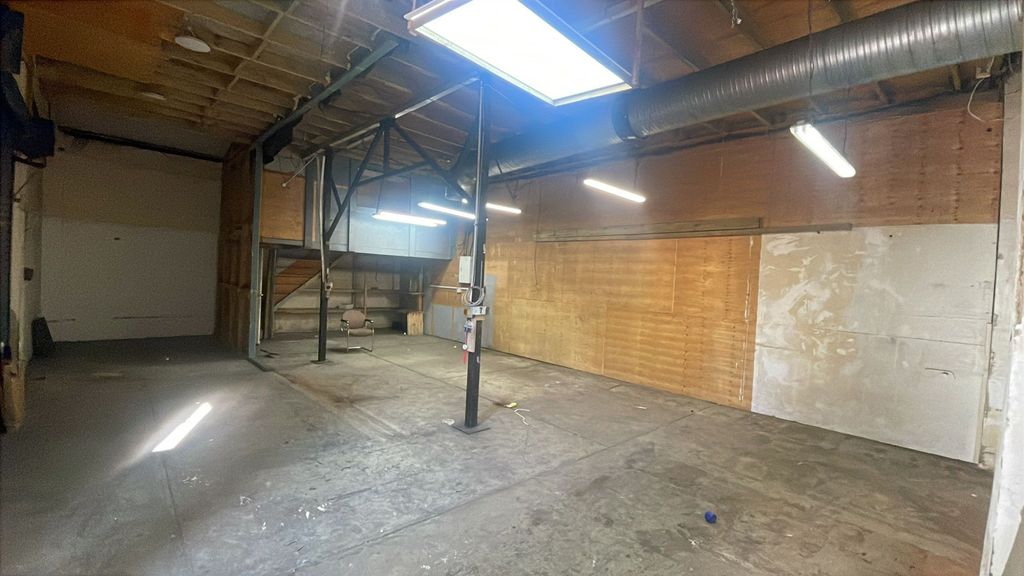 Property photo 2 of 3