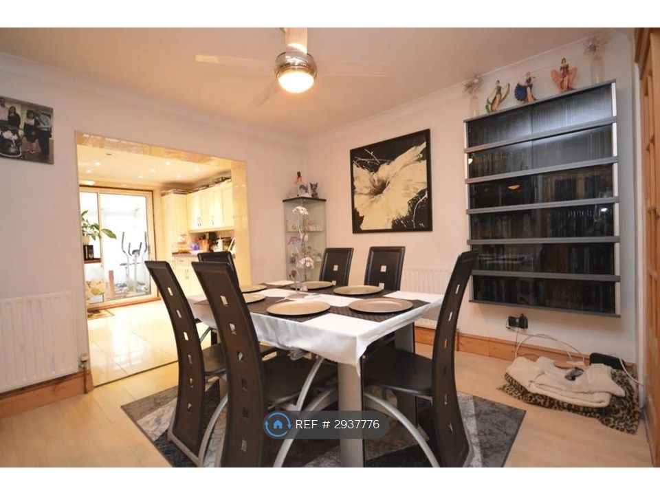Property photo 2 of 15 Dining Room