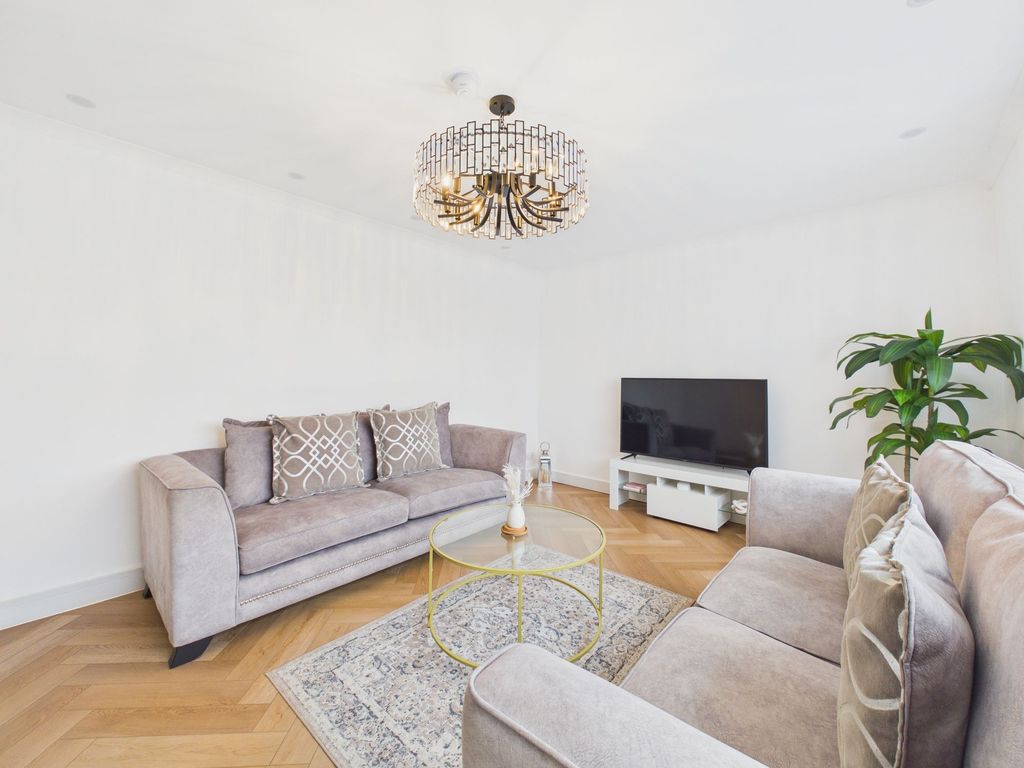 Property photo 3 of 24