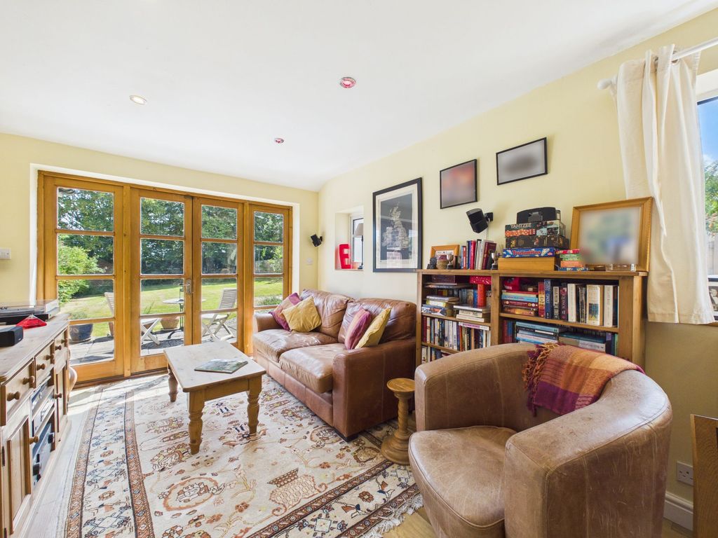 Property photo 3 of 25 Sitting Room
