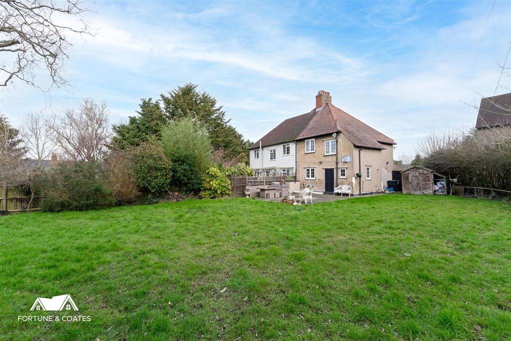Property photo 1 of 20 Hillmead Close-17.Jpg