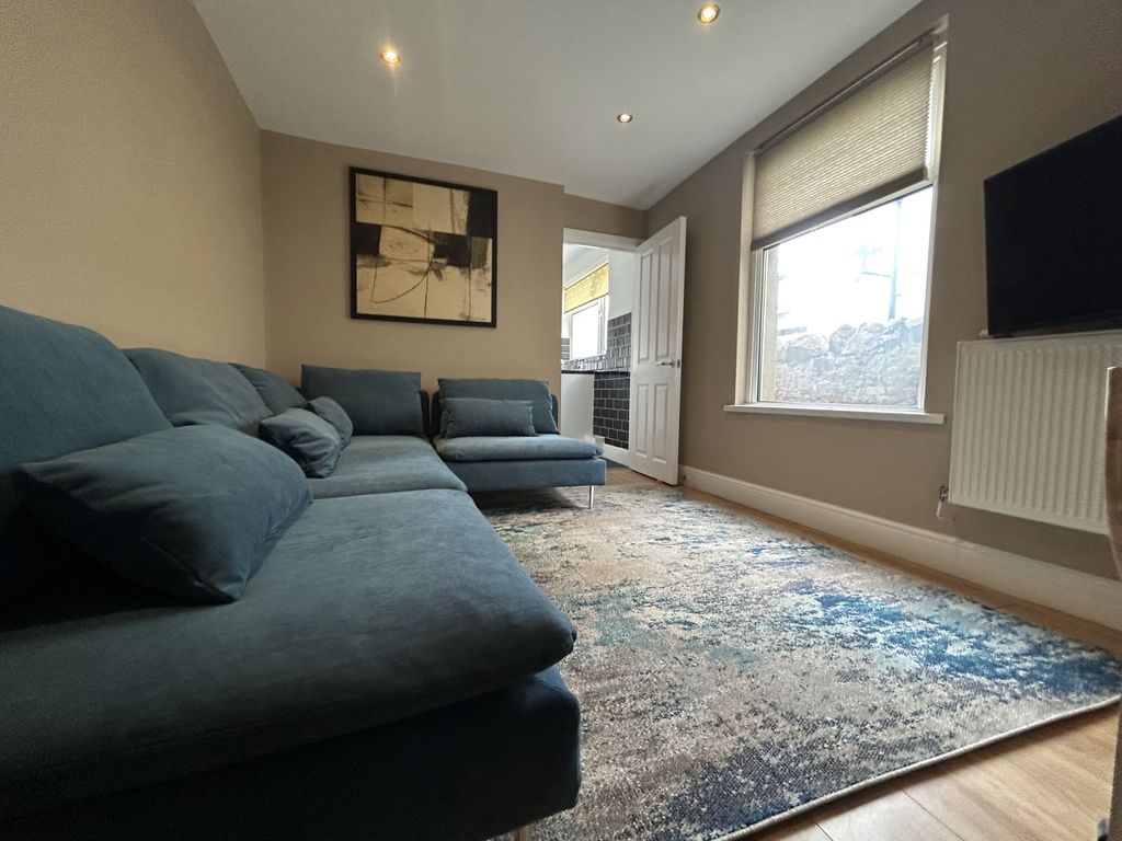 Property photo 1 of 10 Richards Street
