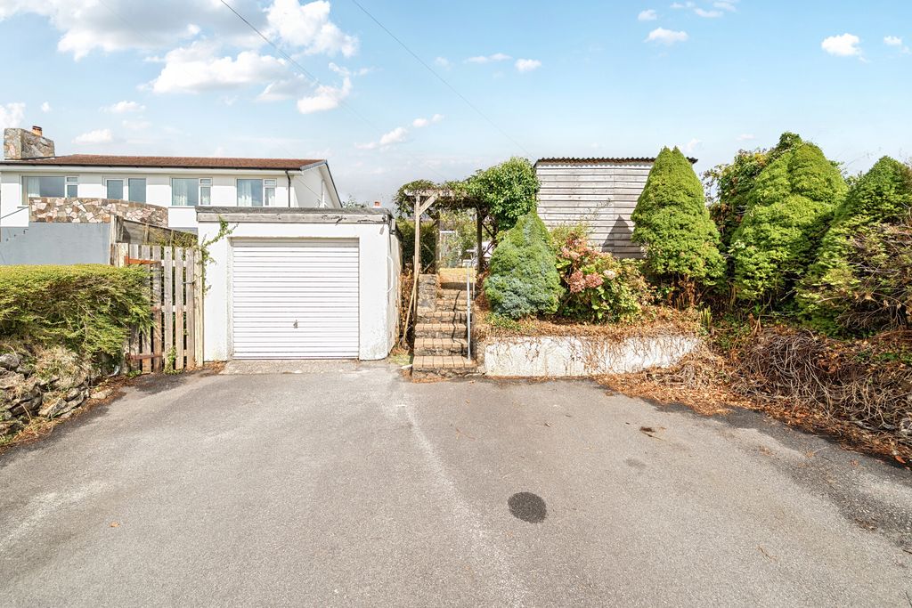 Property photo 3 of 12 1513885-2-1A04407...