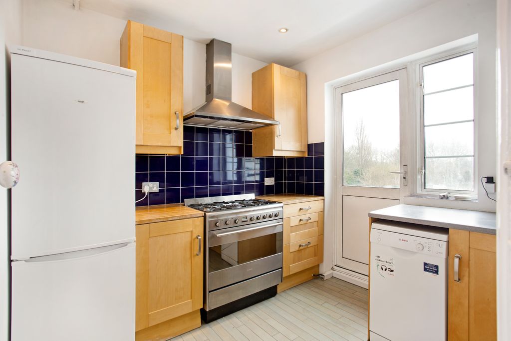 Property photo 3 of 9 17 Cavendish House 2