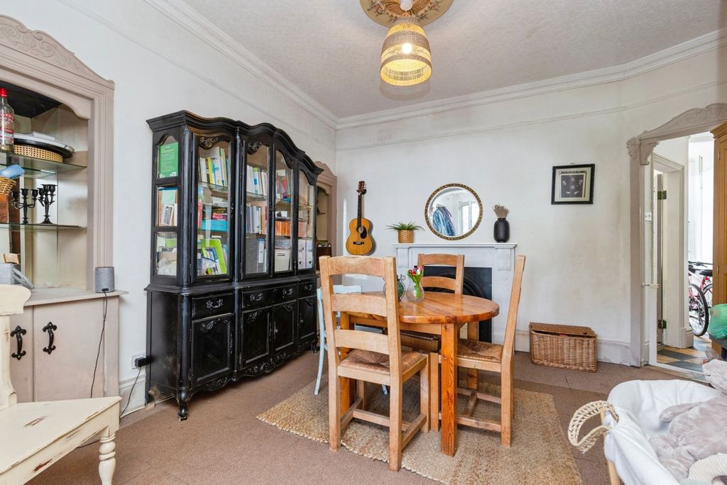 Property photo 2 of 17 Photo