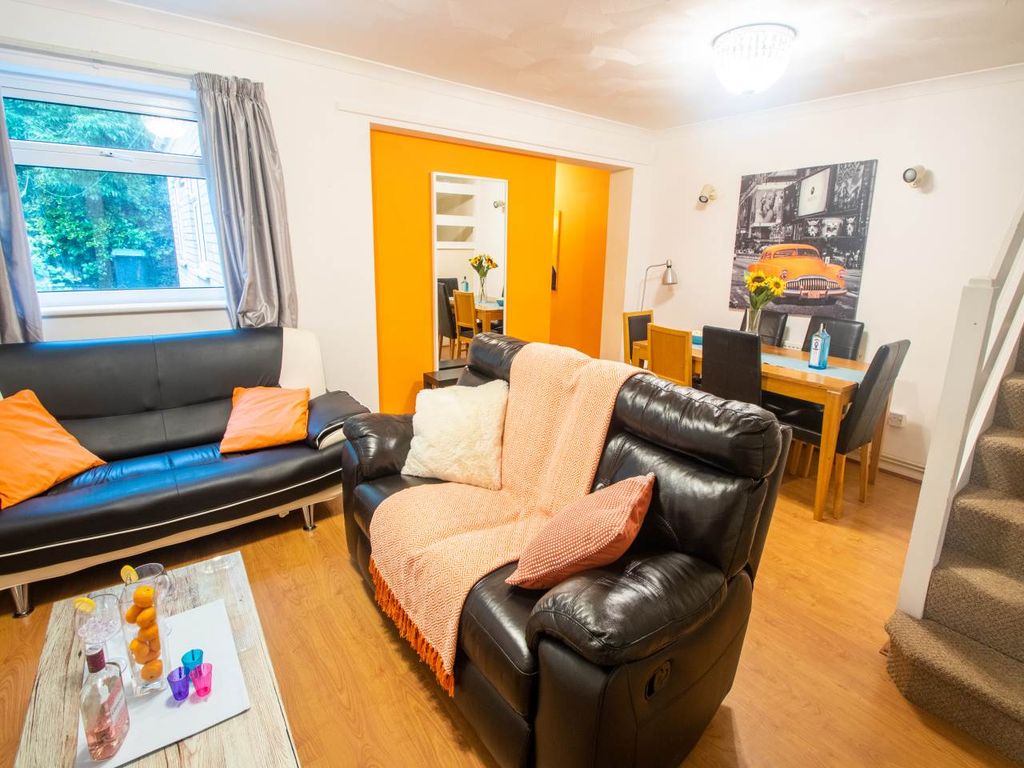 Property photo 3 of 15 Living Room