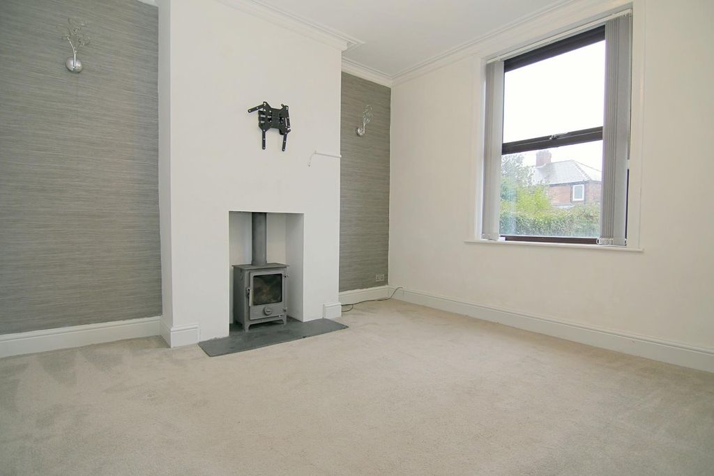 Property photo 2 of 25 Living Room