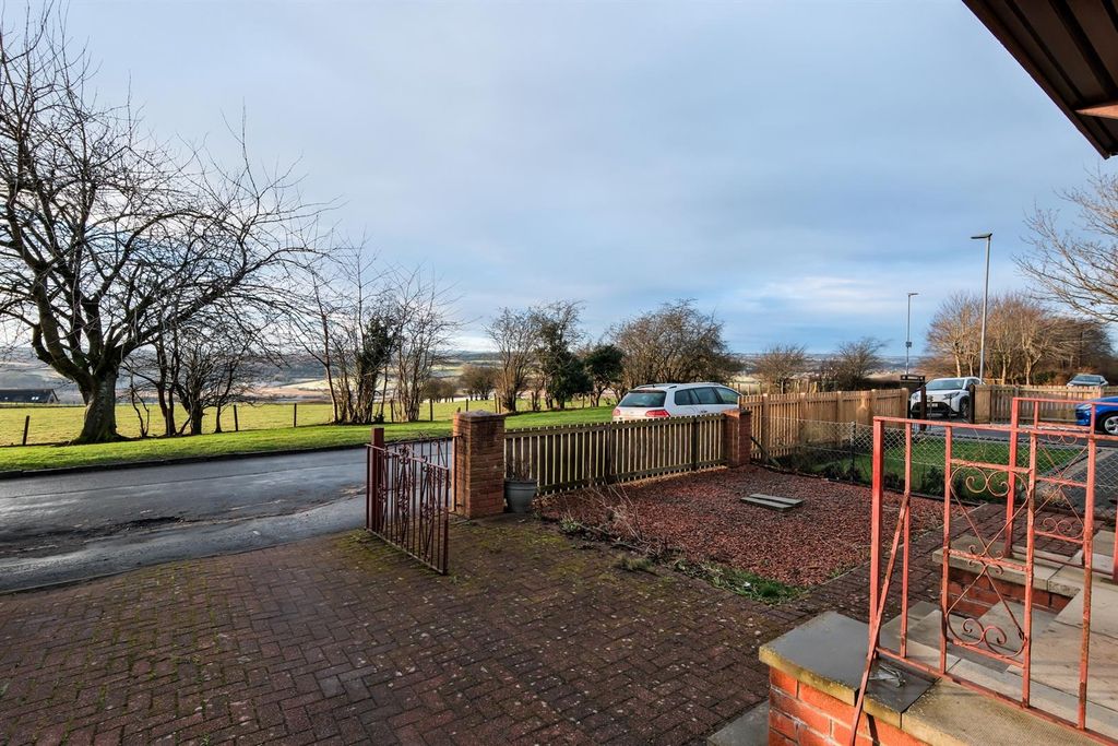 Property photo 3 of 35 005-38 Merryton Road Motherwell ML1 2Nh.Jpg