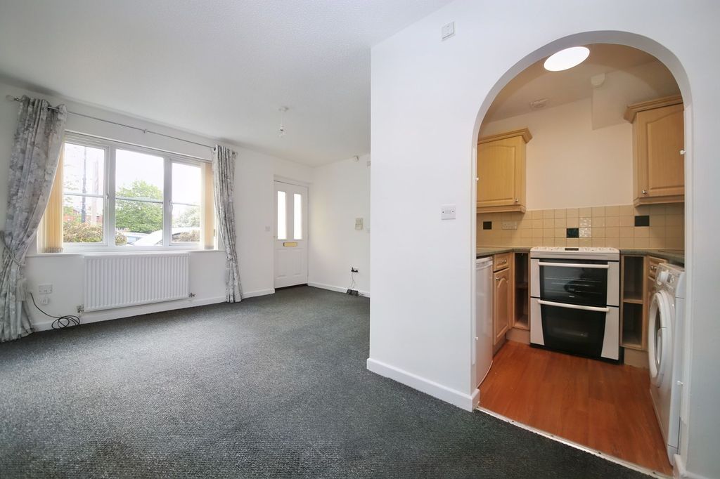 Property photo 2 of 11
