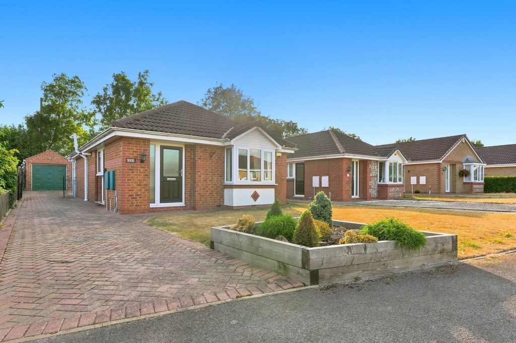 Property photo 1 of 27