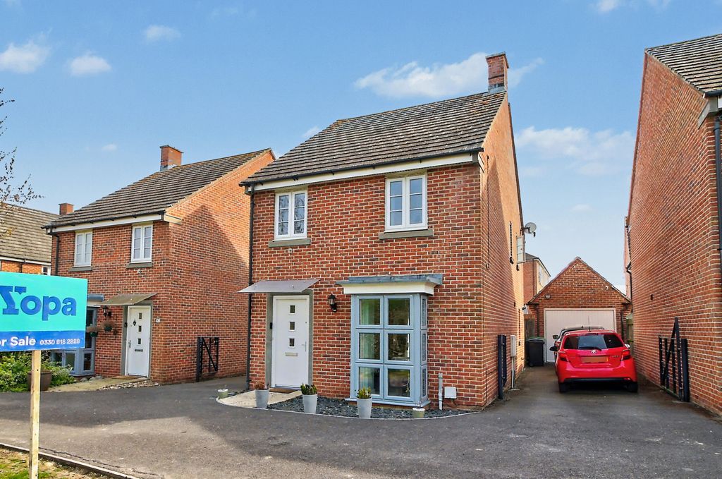 Property photo 1 of 17 Front