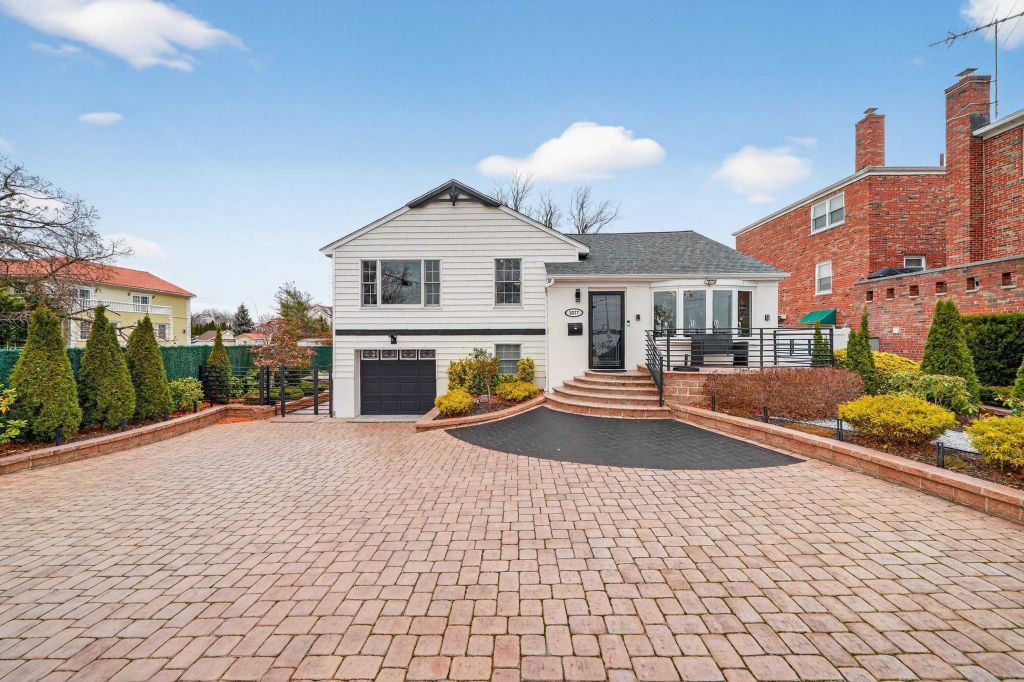 Property photo 1 of 29