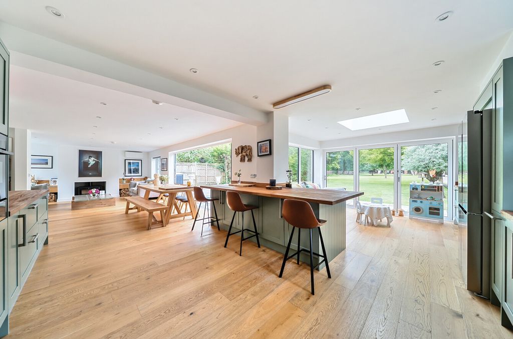 Property photo 3 of 37 Open Plan