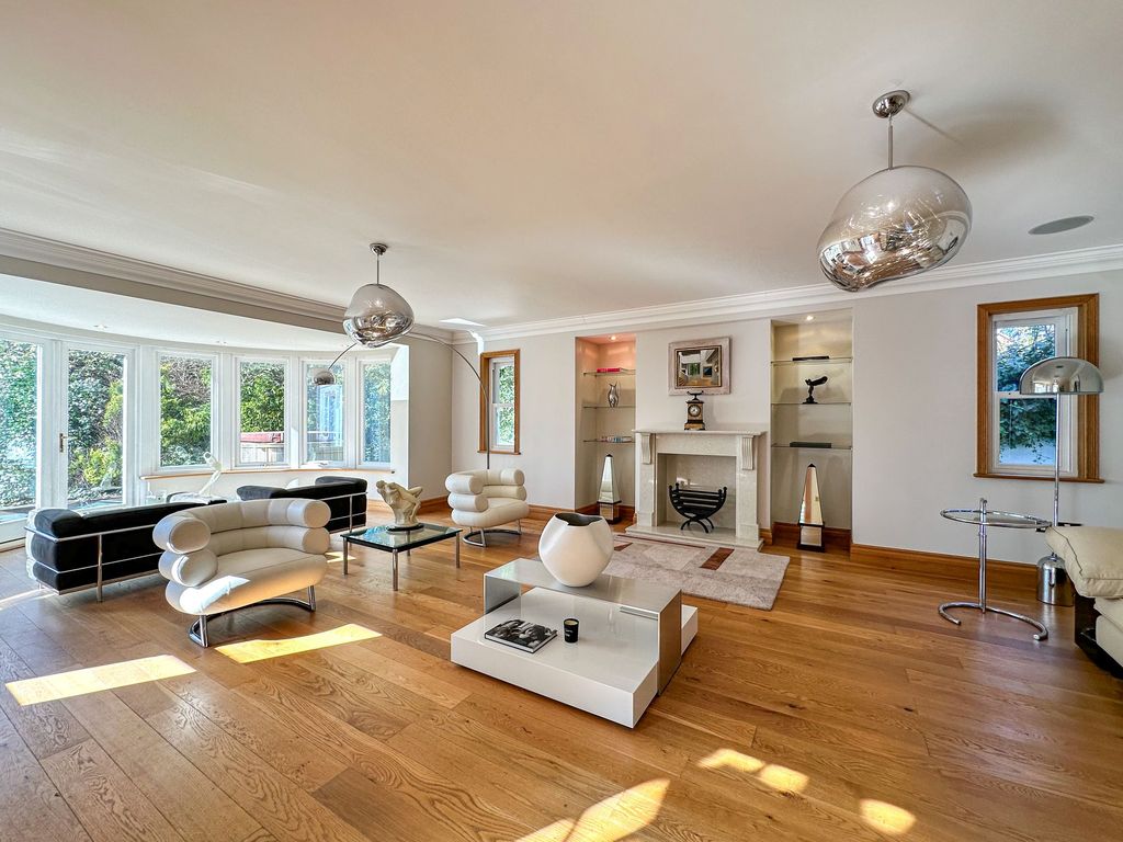 Property photo 2 of 42