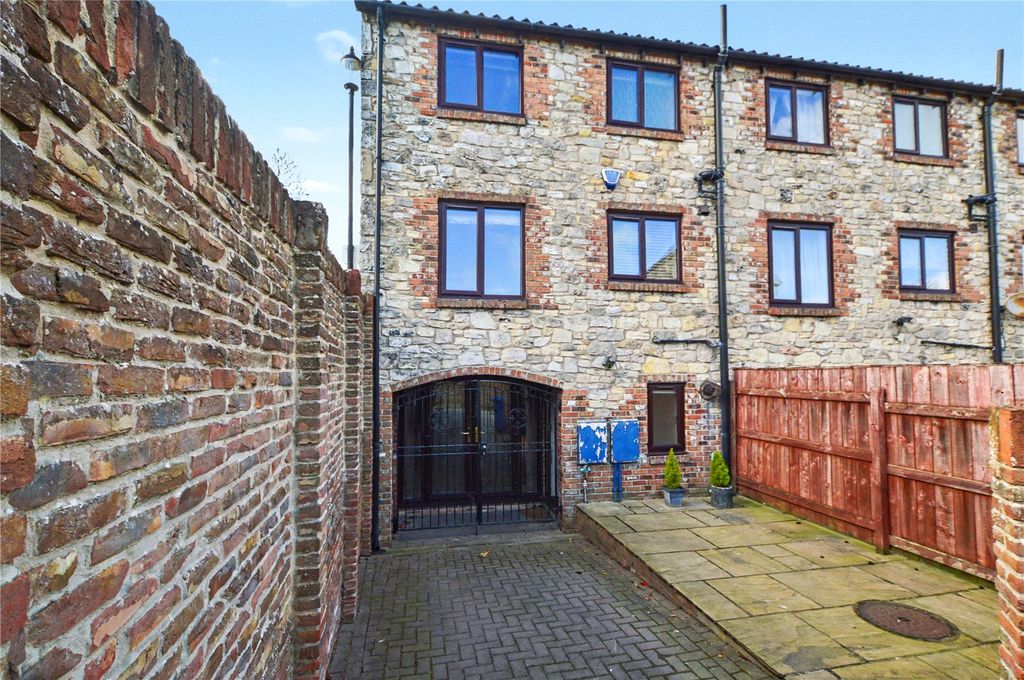 Property photo 3 of 13 Picture No. 15
