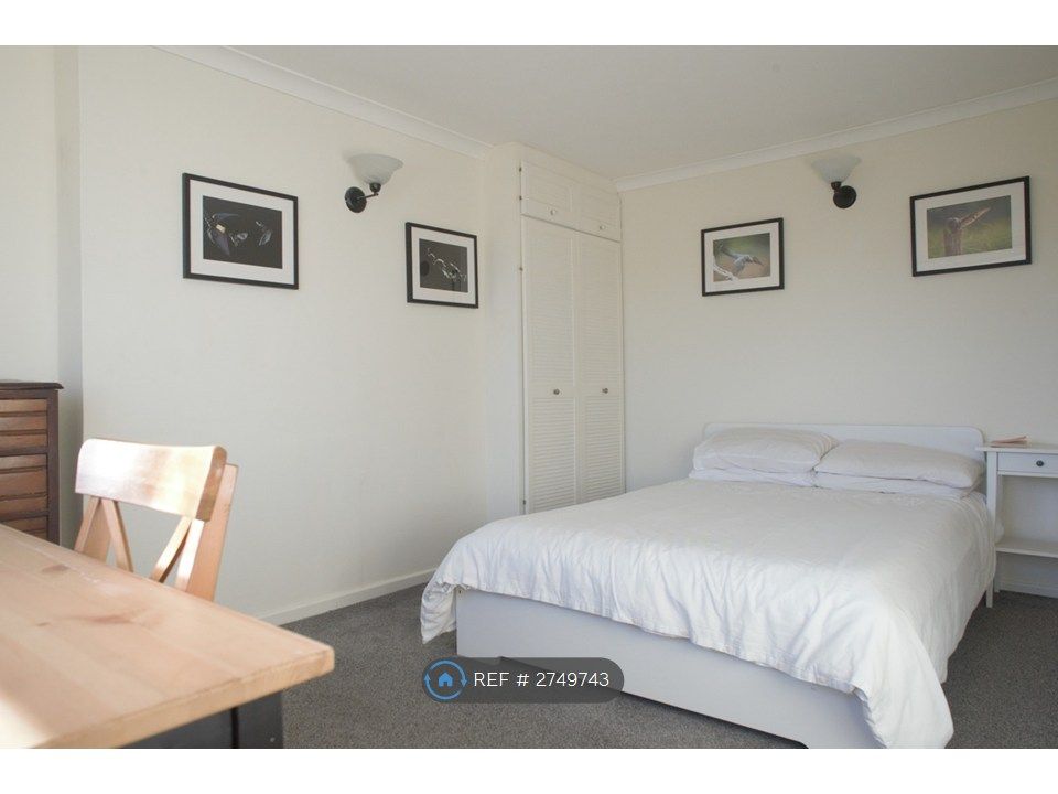 Property photo 3 of 12 Overview Of The Bedroom