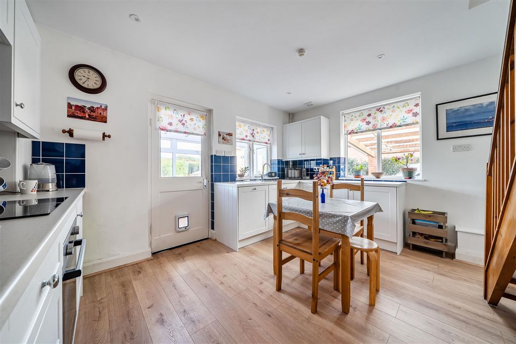 Property photo 3 of 15 1416440-13-6996E1B087687.Jpg