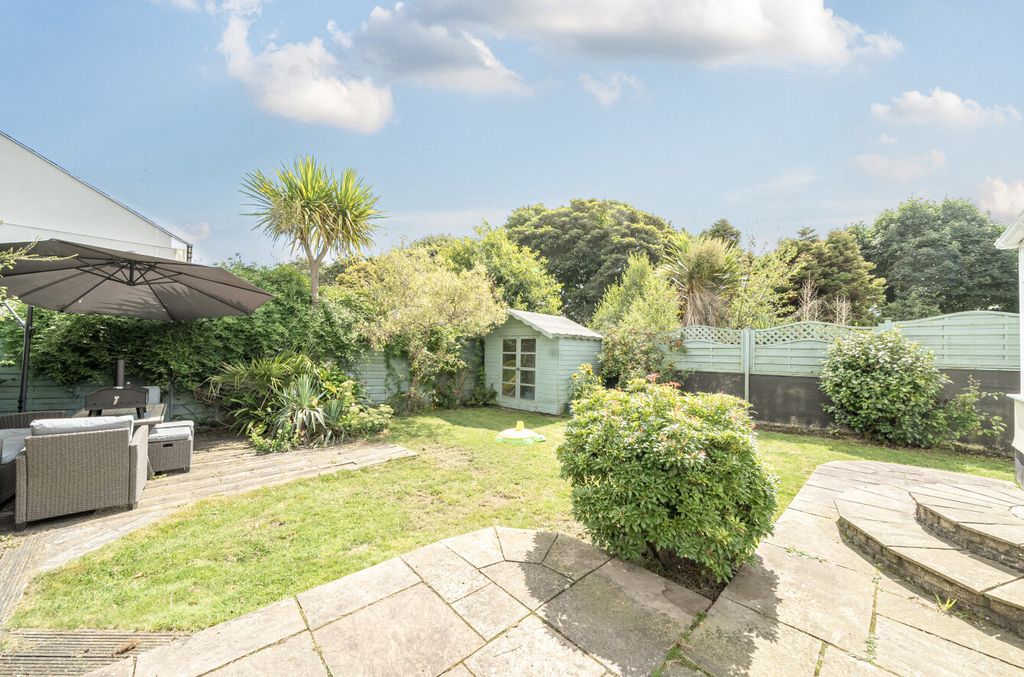 Property photo 3 of 24 3 - 1333551-1-68939Bd...