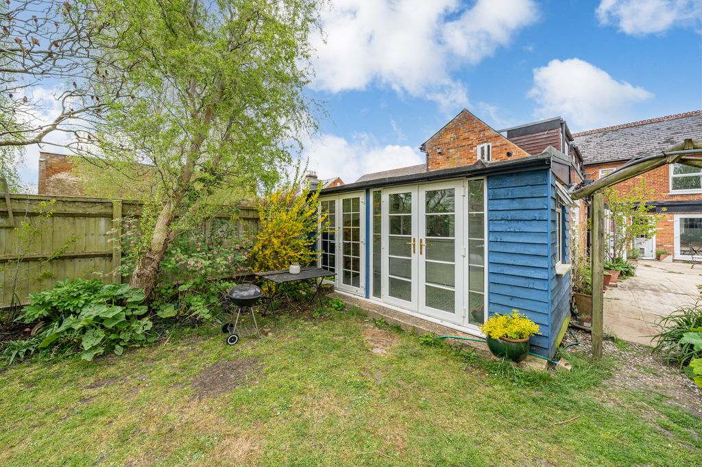 Property photo 2 of 34