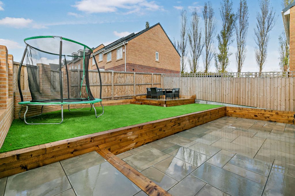 Property photo 2 of 23 Rear Garden