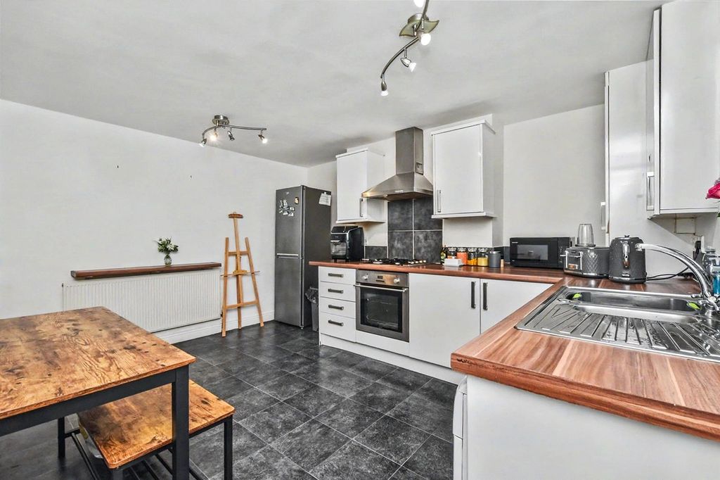 Property photo 2 of 10 Picture No. 03