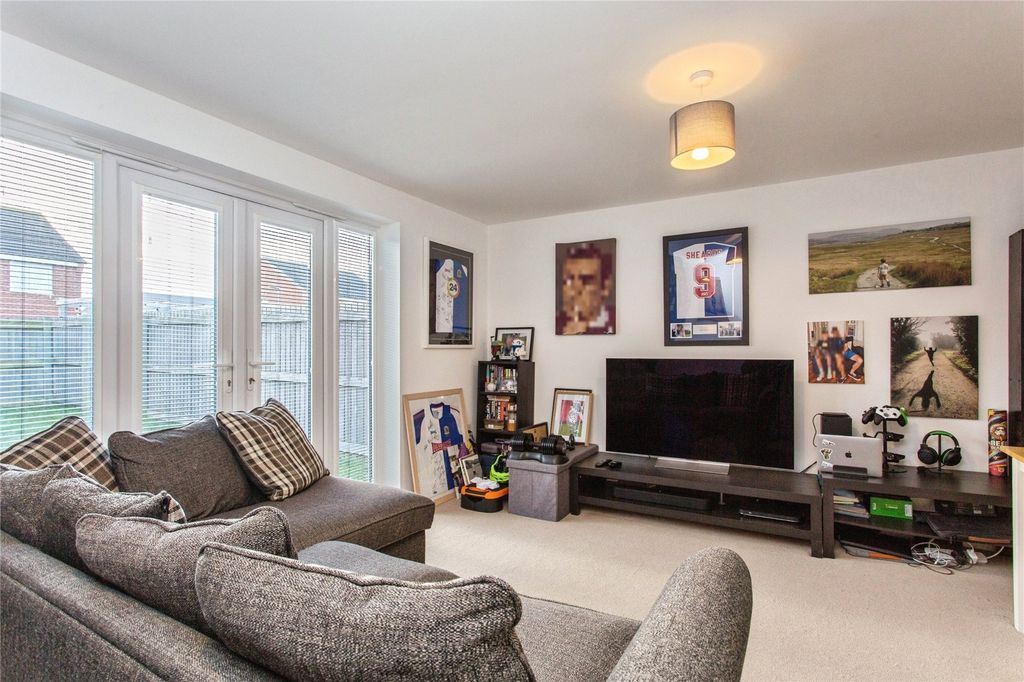 Property photo 3 of 17 Picture No. 21