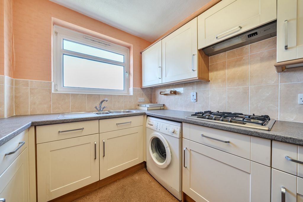 Property photo 3 of 16 Kitchen