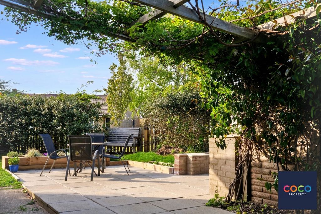 Property photo 2 of 13 5048762