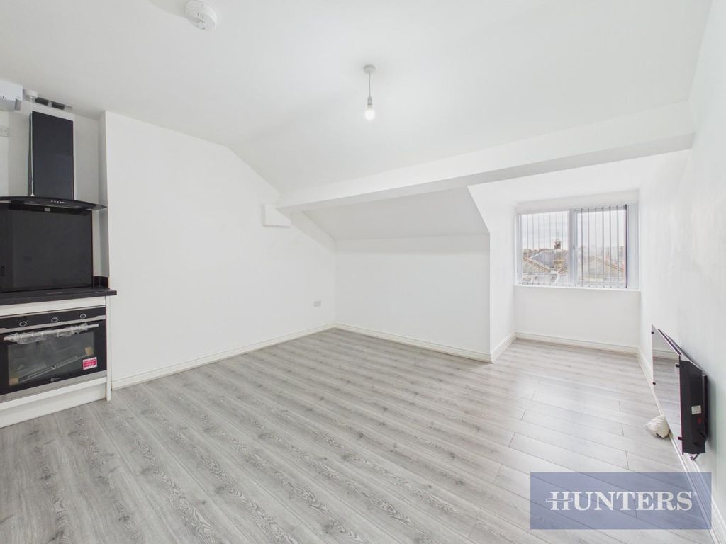 Property photo 2 of 14 Cam05316G0-Pr0361-Still001.Jpg