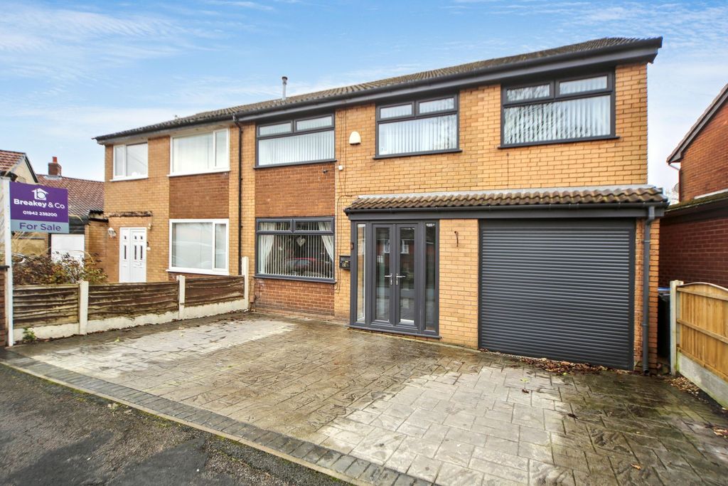 Property photo 1 of 21