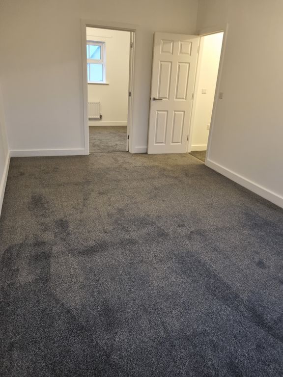 Property photo 2 of 4 Main Bedroom