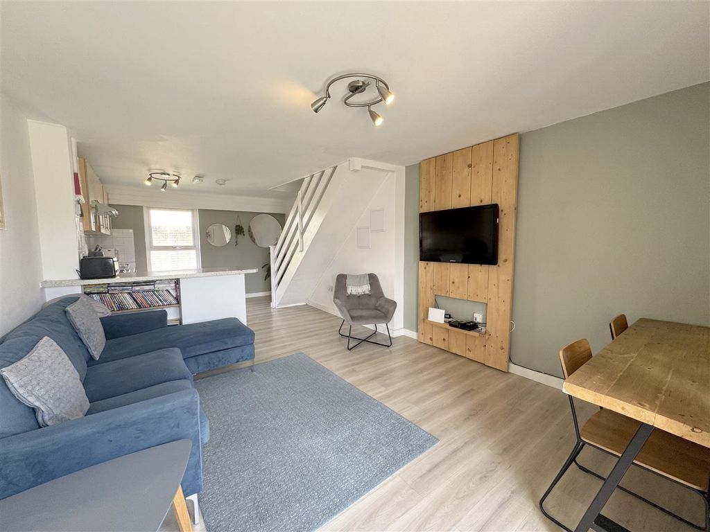 Property photo 3 of 15 Living Room