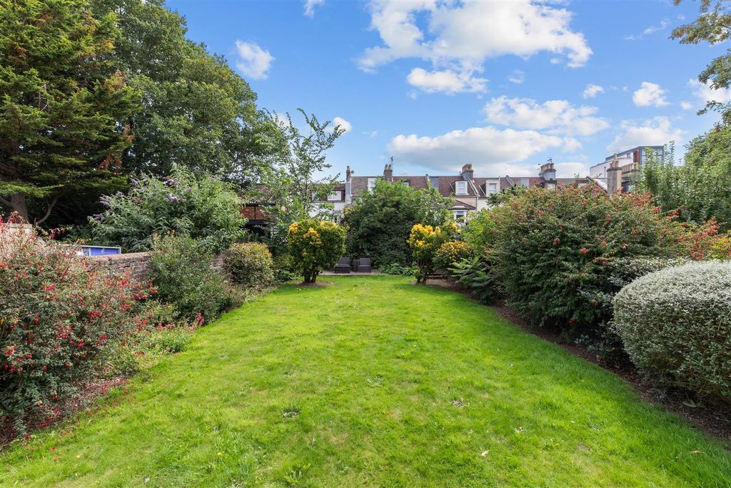 Property photo 2 of 14 Sackville Road-18.Jpg