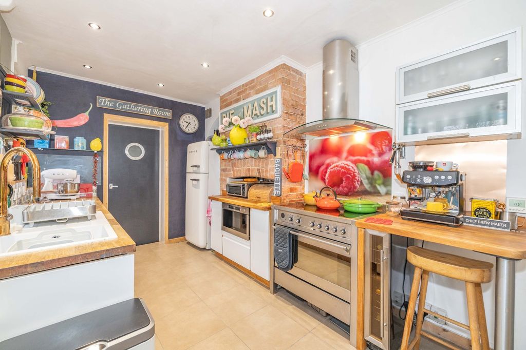 Property photo 3 of 31 Picture 3