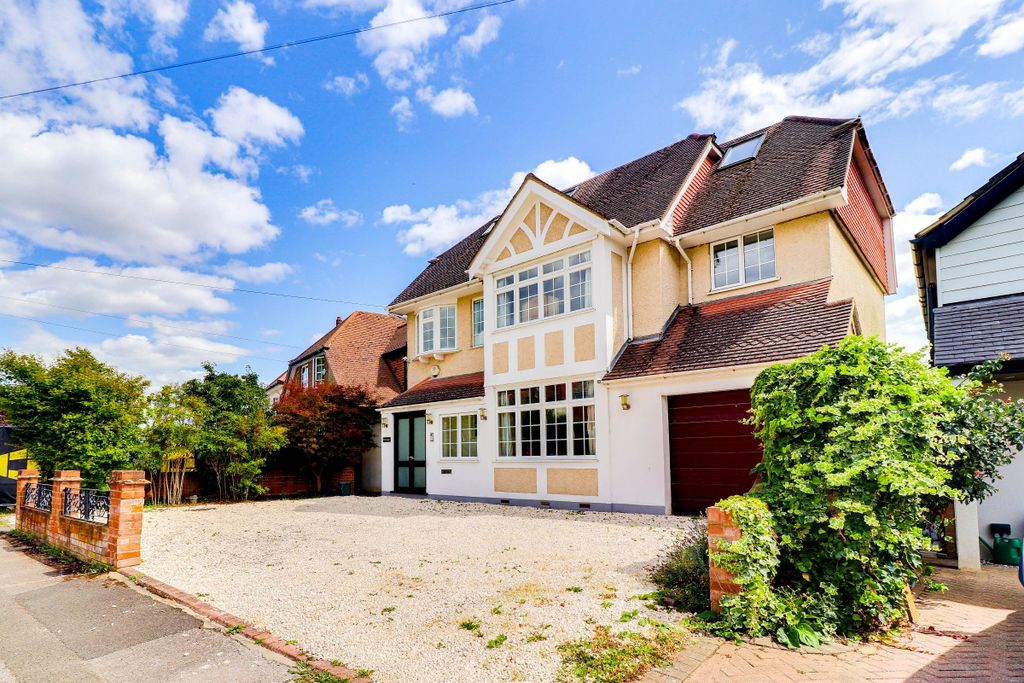 Property photo 2 of 24