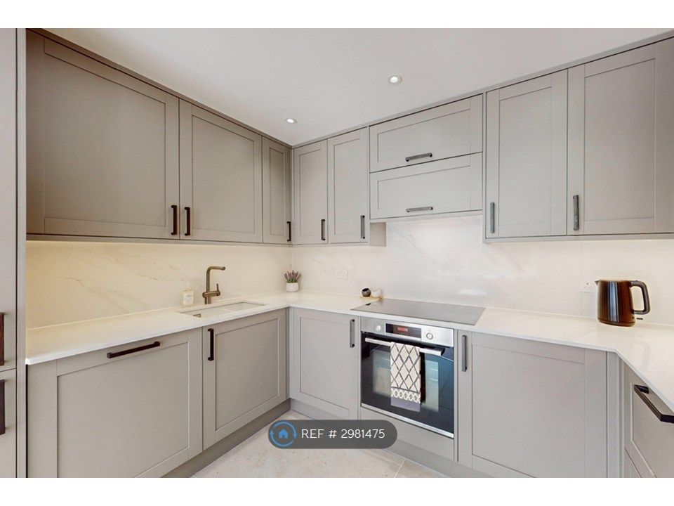 Property photo 3 of 35 Kitchen