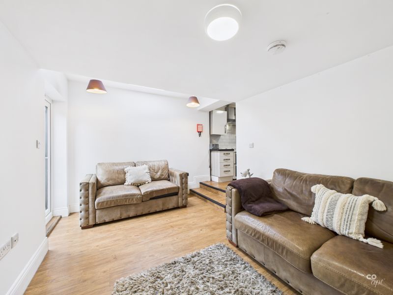 Property photo 2 of 9 Photo 11