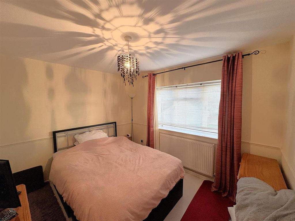 Property photo 2 of 8 Bedroom One.Jpg