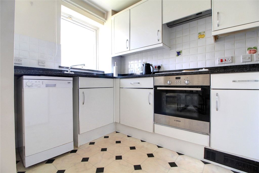 Property photo 3 of 10 Picture No. 06